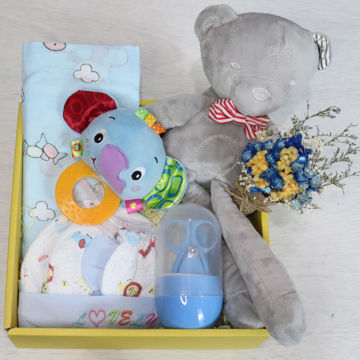 newborn-baby-boy-bear-essentials-gift-box newborn-baby-boy-bear-essentials-gift-box